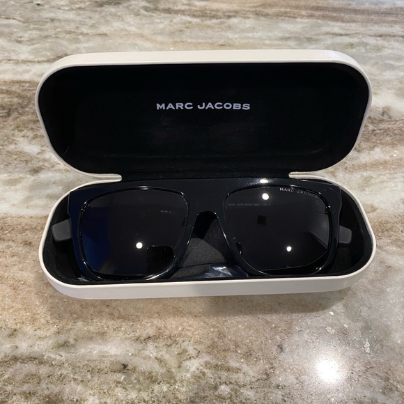 Marc Jacobs Sunglasses - Picture 6 of 8
